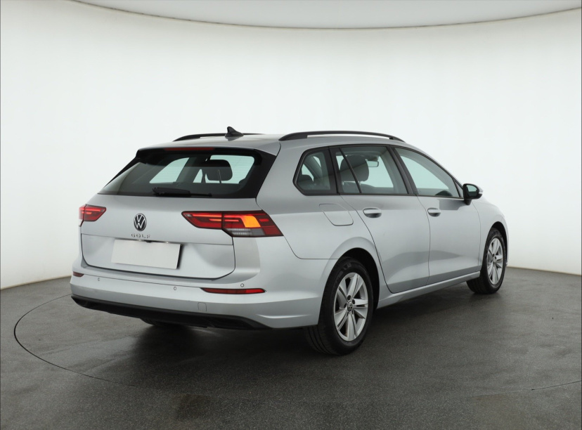 Volkswagen Golf, 2022