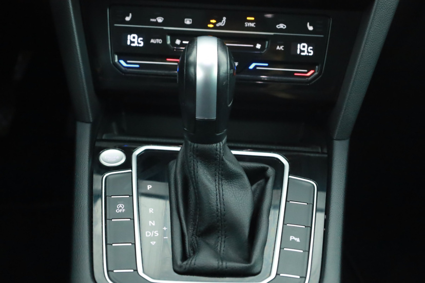 Volkswagen Passat, 2022