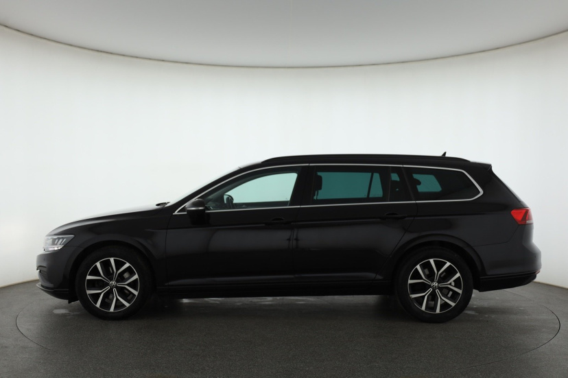 Volkswagen Passat, 2022
