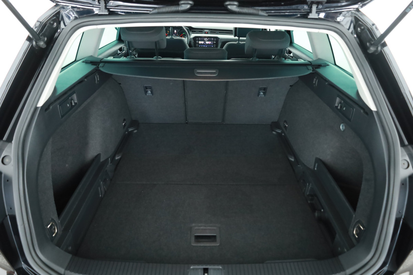 Volkswagen Passat, 2022