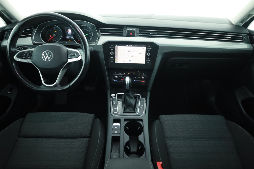 Volkswagen Passat, 2022