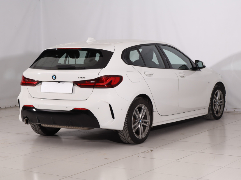 BMW 1, 2023