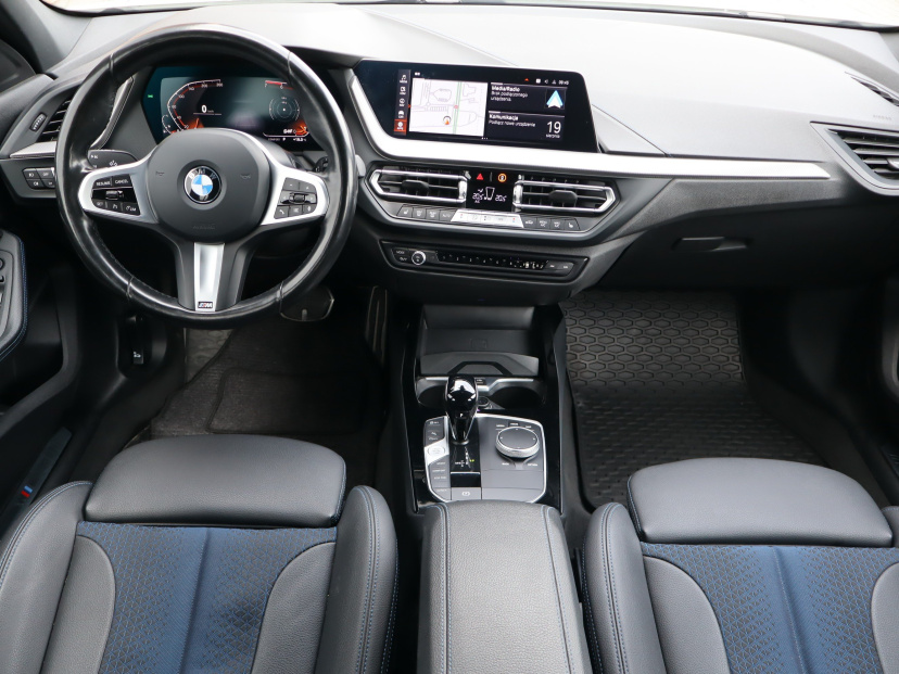 BMW 1, 2023