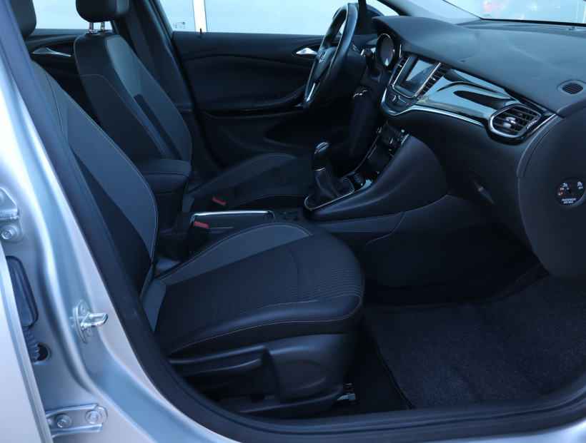 Opel Astra, 2021