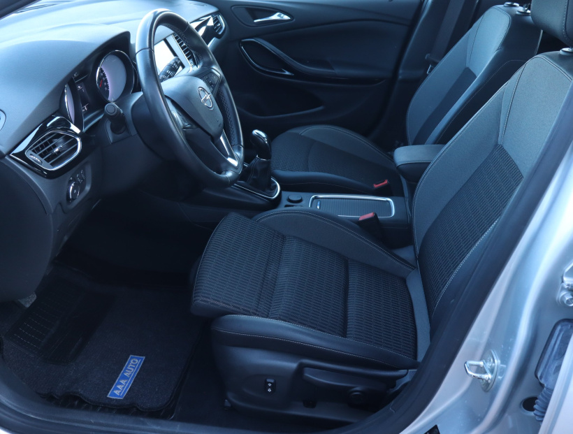 Opel Astra, 2021