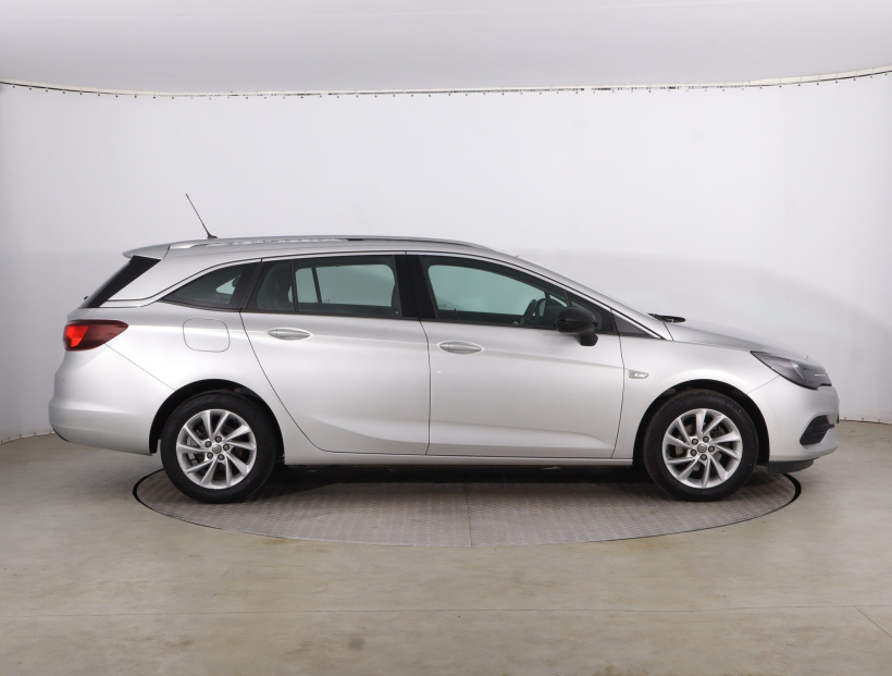 Opel Astra, 2021