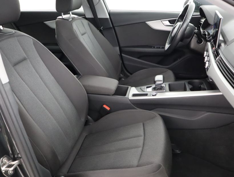 Audi A4, 2021