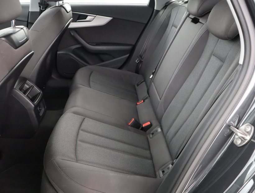 Audi A4, 2021