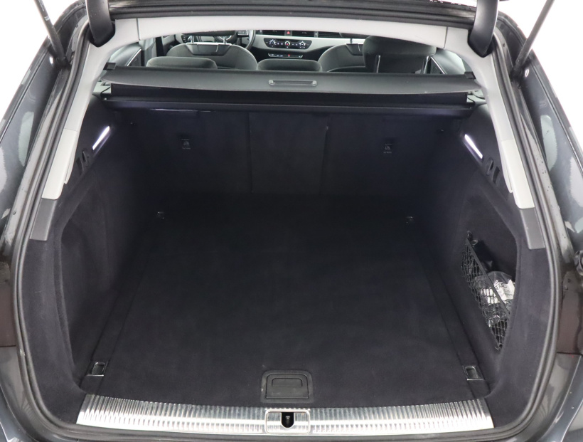 Audi A4, 2021