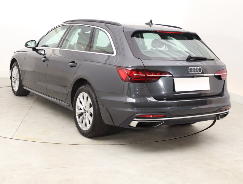 Audi A4, 2021