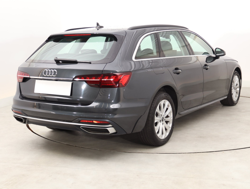 Audi A4, 2021