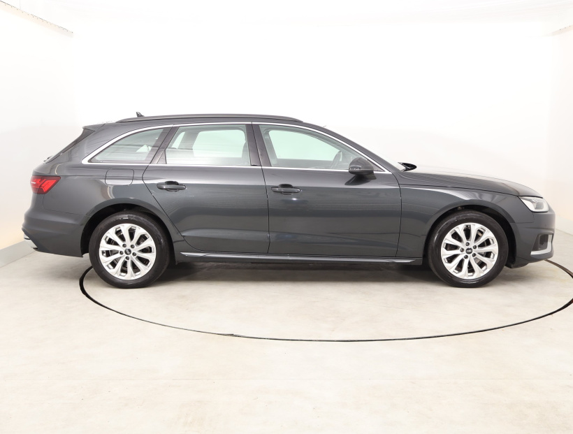 Audi A4, 2021