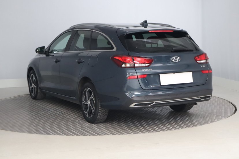 Hyundai i30, 2022