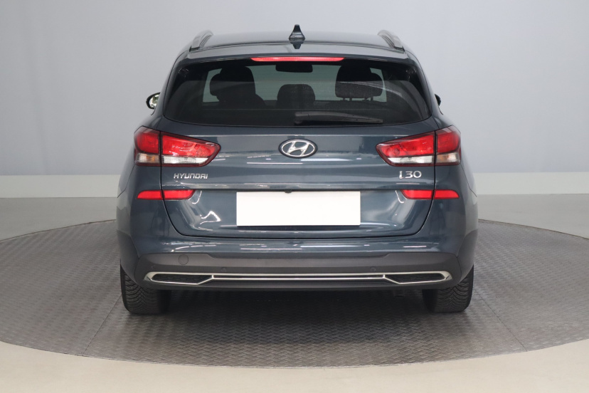 Hyundai i30, 2022