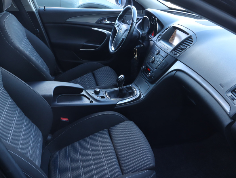 Opel Insignia, 2011