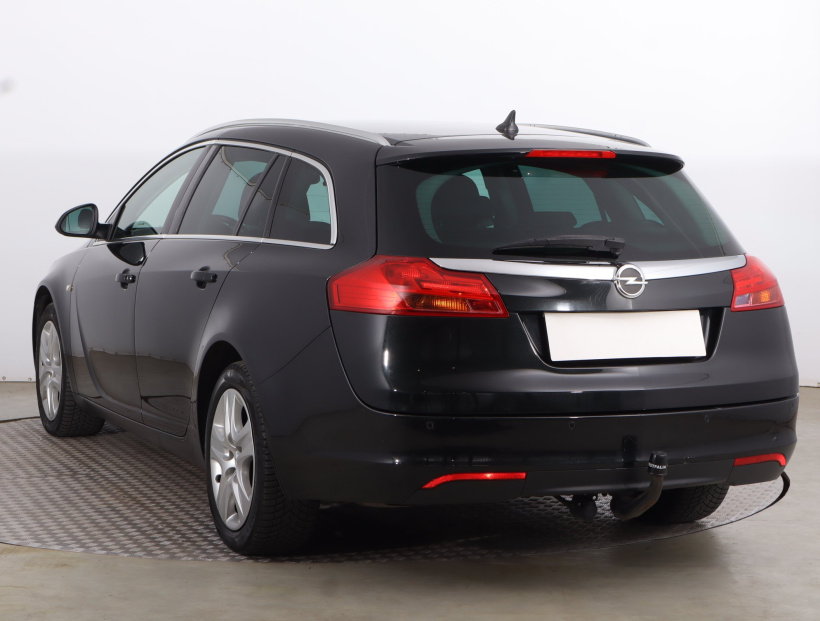 Opel Insignia, 2011