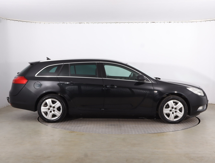 Opel Insignia, 2011