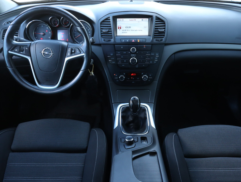 Opel Insignia, 2011