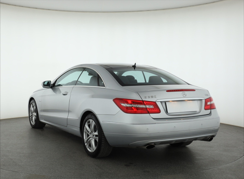Mercedes-Benz E, 2009