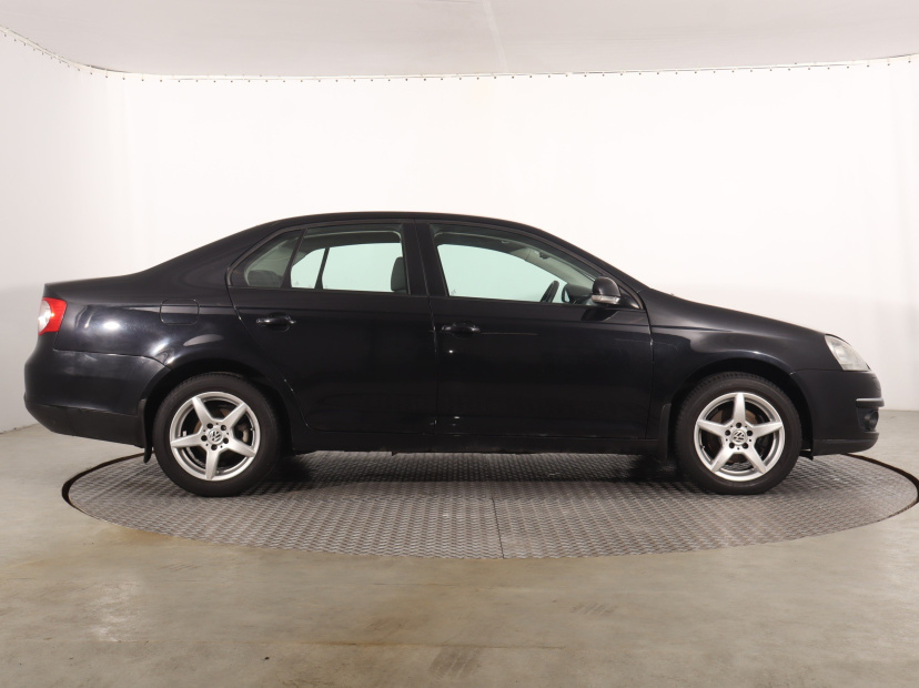 Volkswagen Jetta, 2009