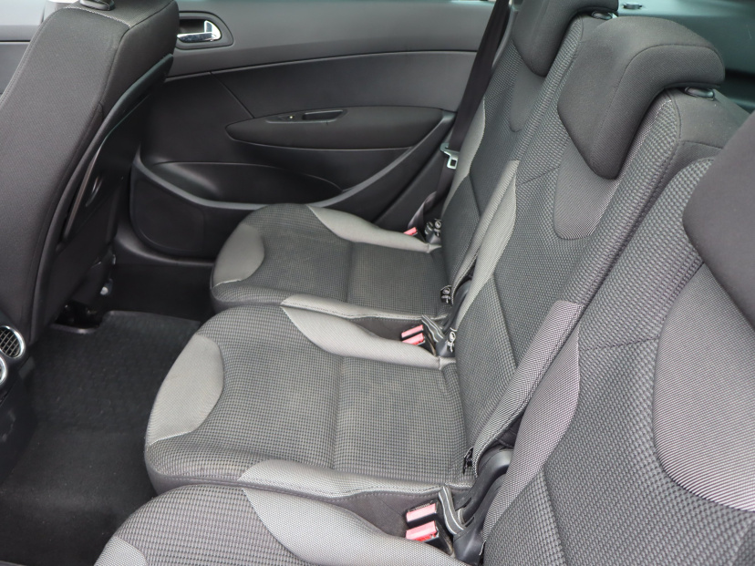 Peugeot 308, 2011