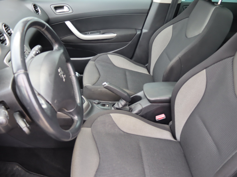 Peugeot 308, 2011
