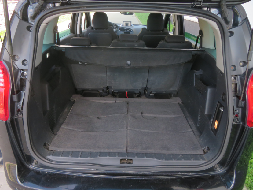 Peugeot 5008, 2011