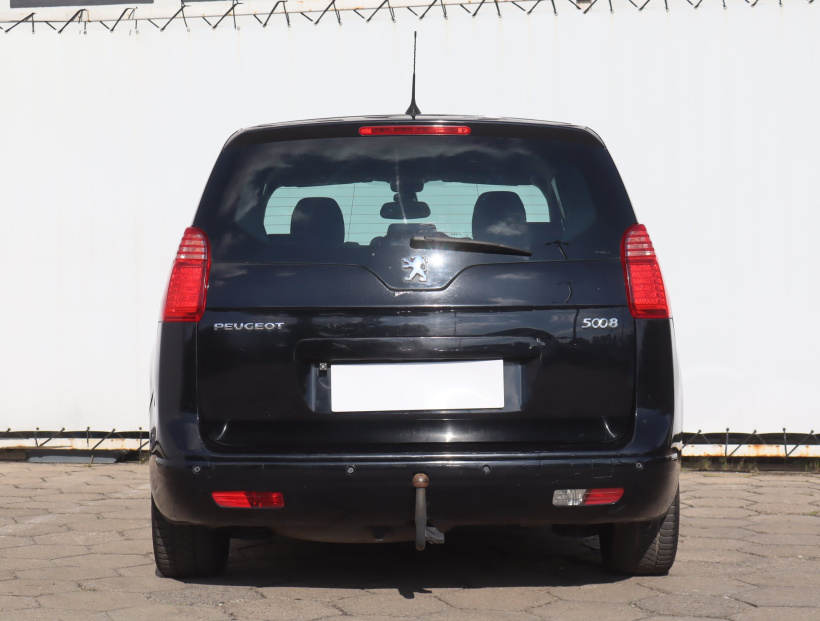 Peugeot 5008, 2011