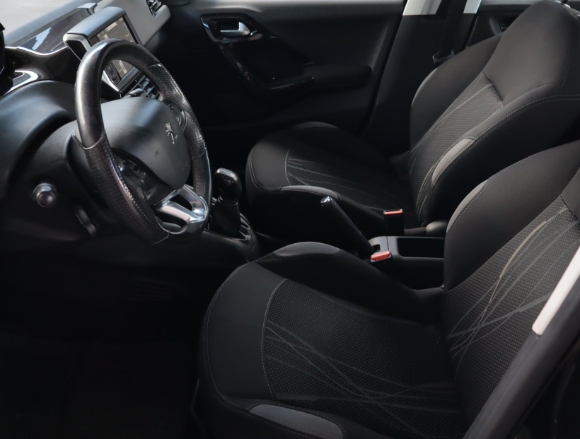 Peugeot 208, 2014