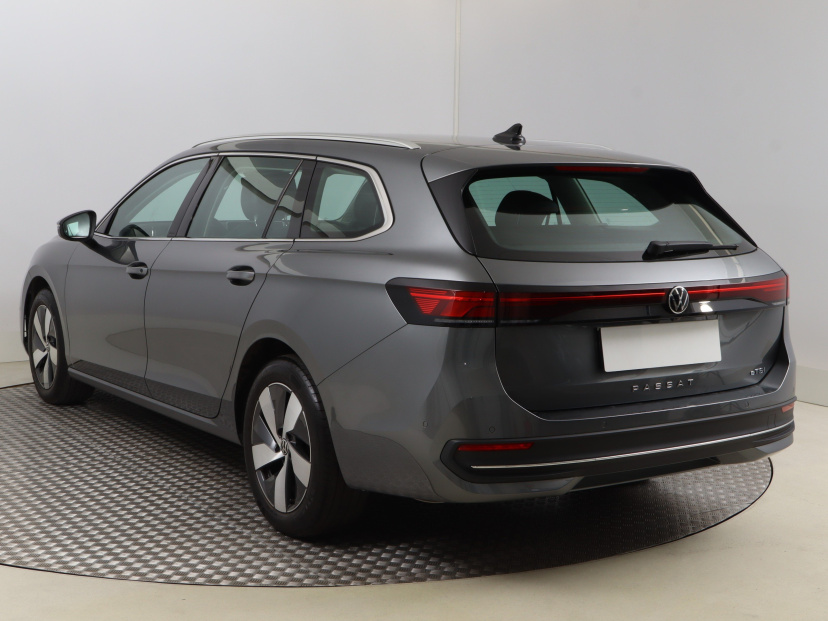 Volkswagen Passat, 2024