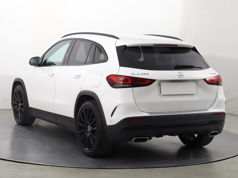 Mercedes-Benz GLA, 2020