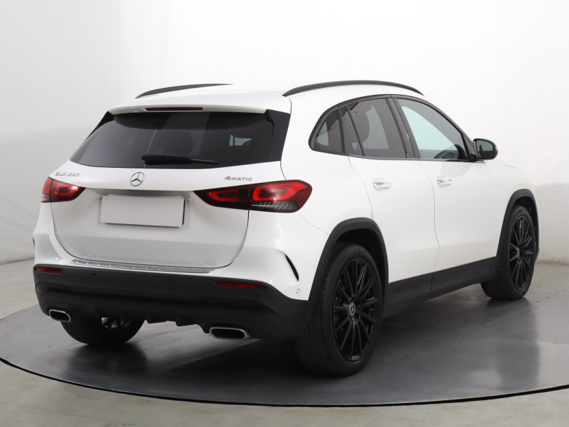 Mercedes-Benz GLA, 2020