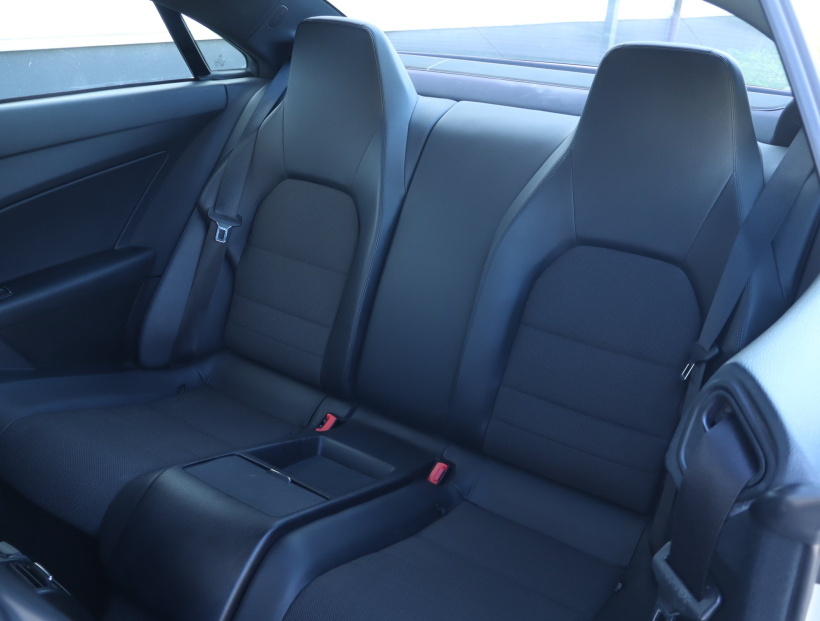 Mercedes-Benz E, 2011