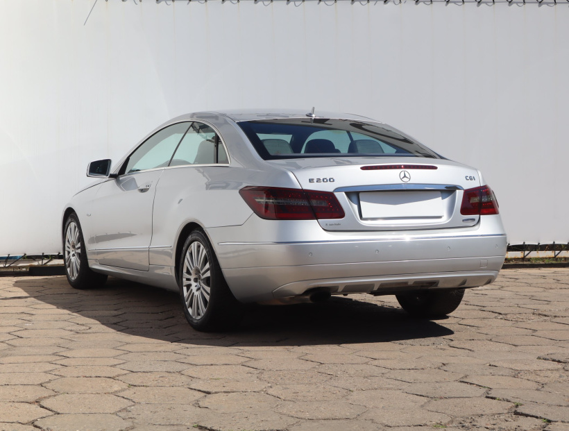 Mercedes-Benz E, 2011