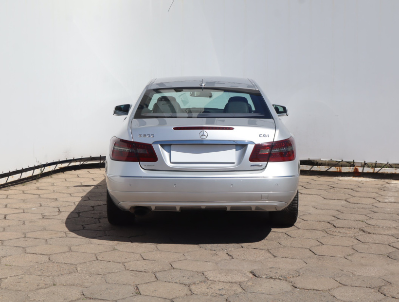 Mercedes-Benz E, 2011