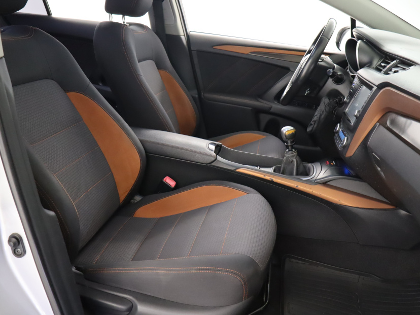 Toyota Avensis, 2015