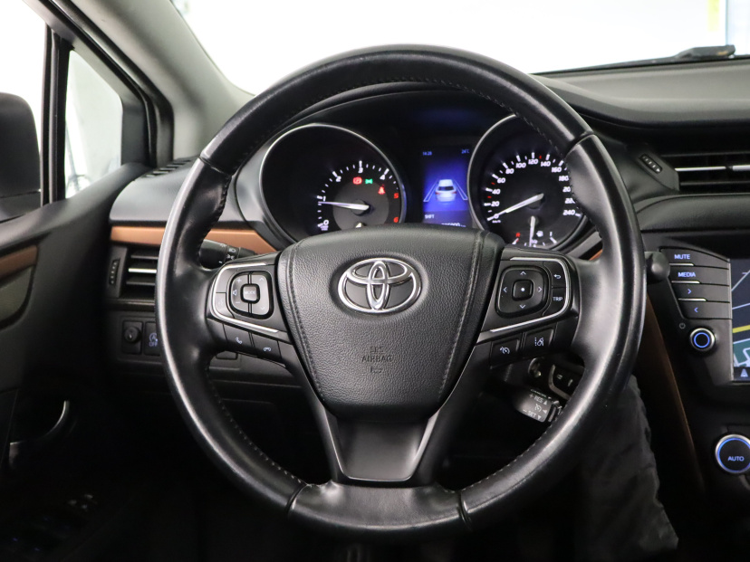 Toyota Avensis, 2015