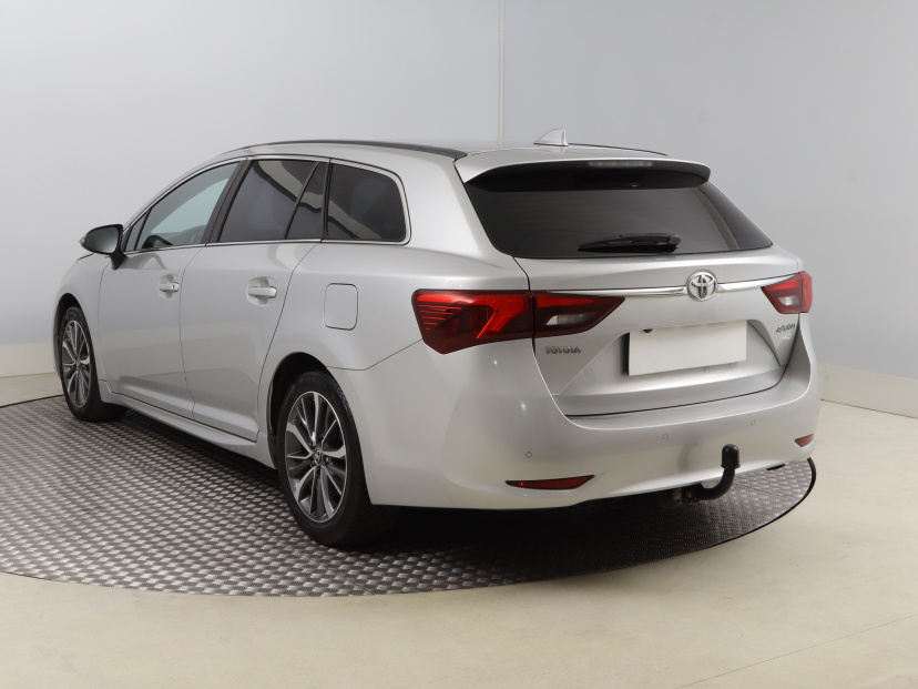 Toyota Avensis, 2015
