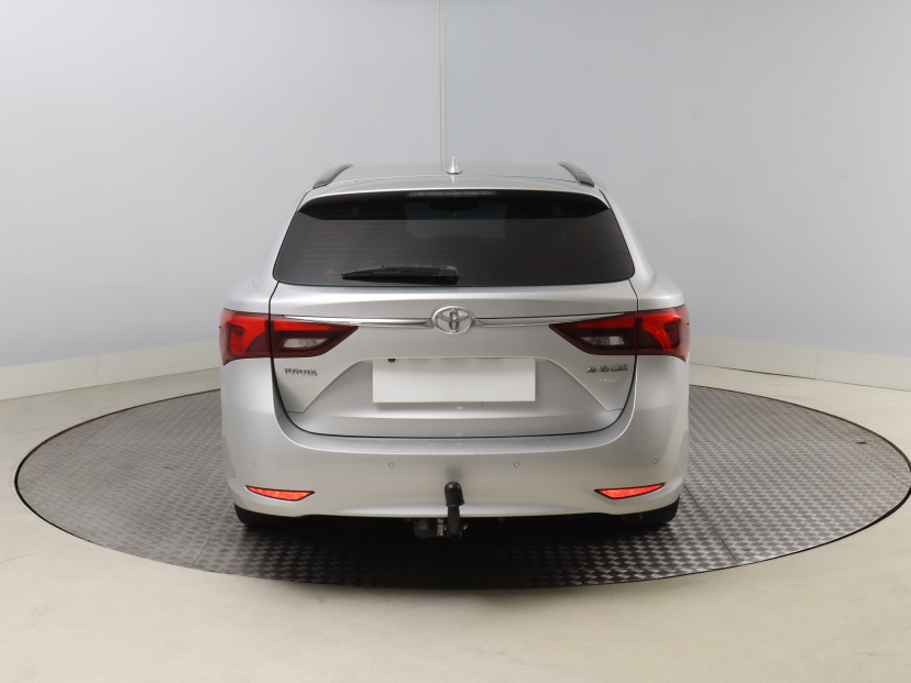 Toyota Avensis, 2015