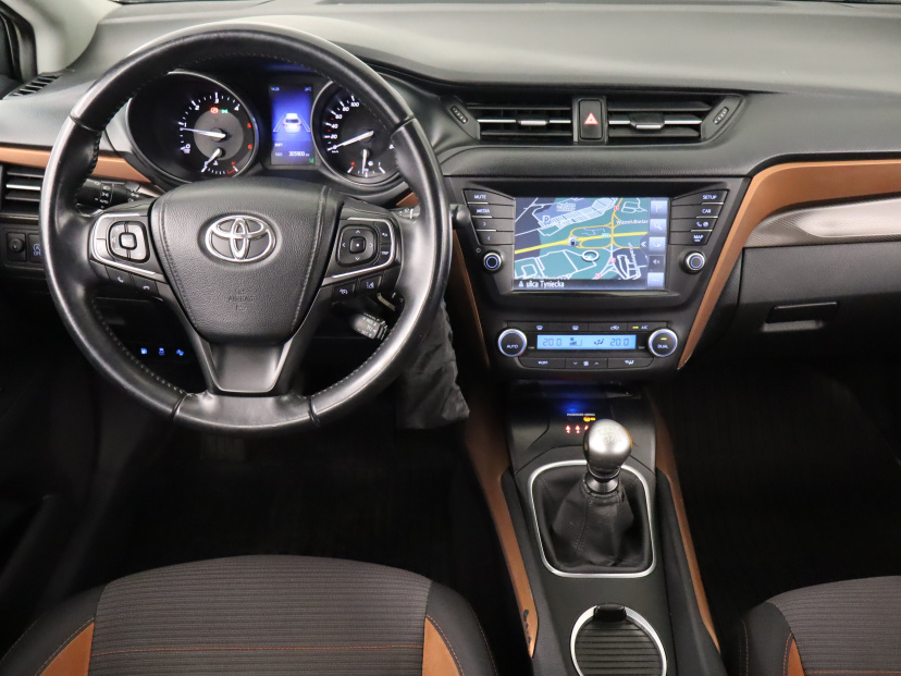 Toyota Avensis, 2015