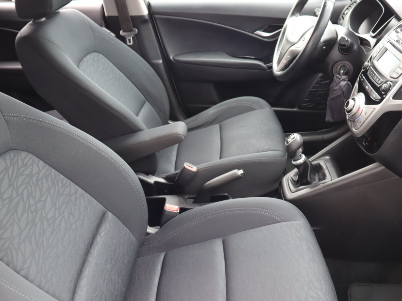 Hyundai ix20, 2011