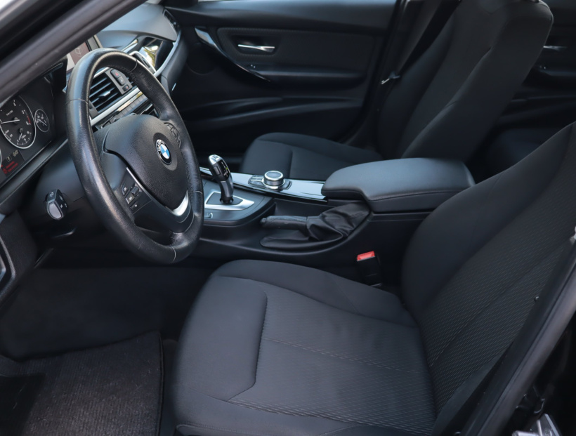 BMW 3, 2017