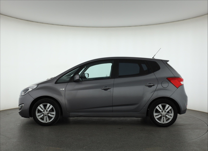 Hyundai ix20, 2012
