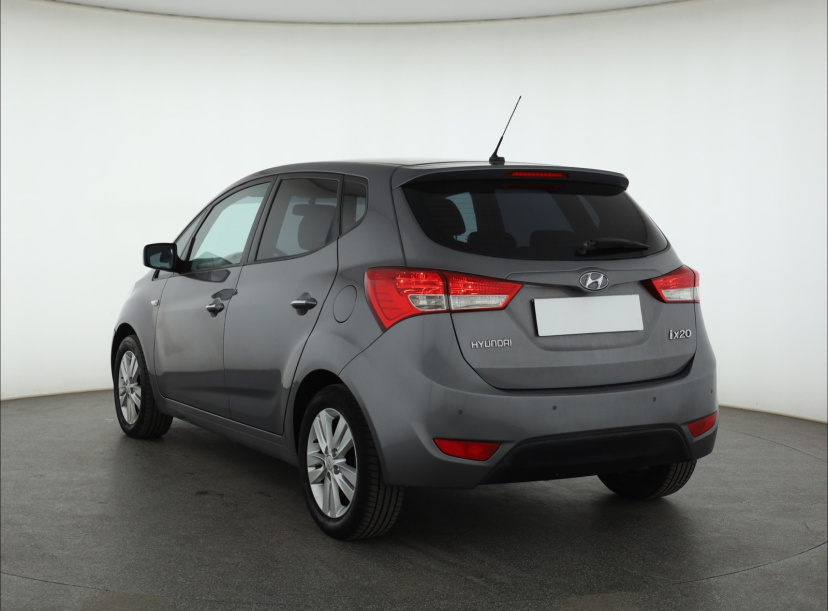 Hyundai ix20, 2012