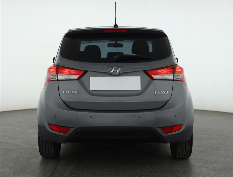 Hyundai ix20, 2012