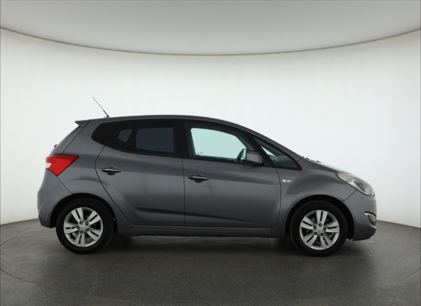 Hyundai ix20, 2012