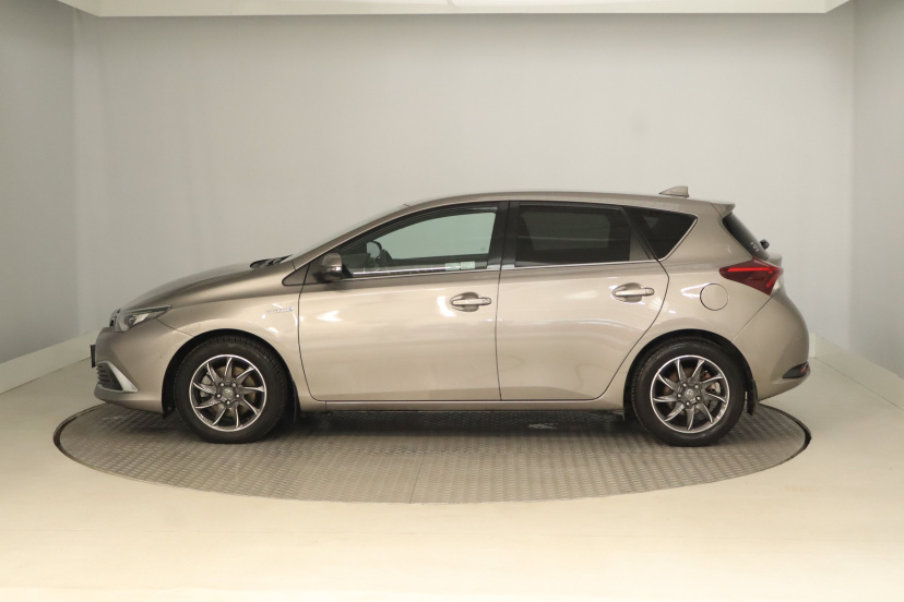 Toyota Auris, 2015