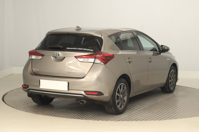 Toyota Auris, 2015