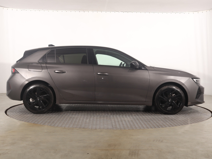 Opel Astra, 2024