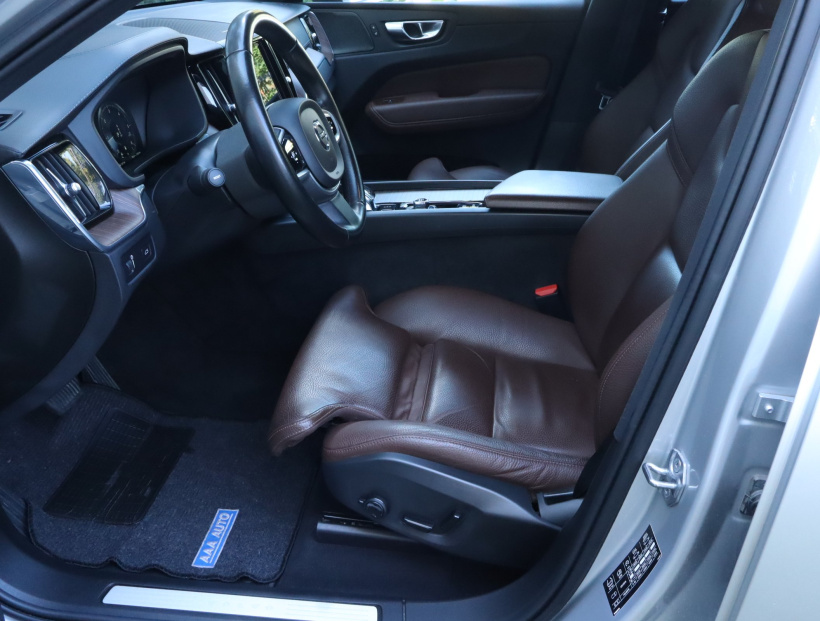 Volvo XC60, 2020